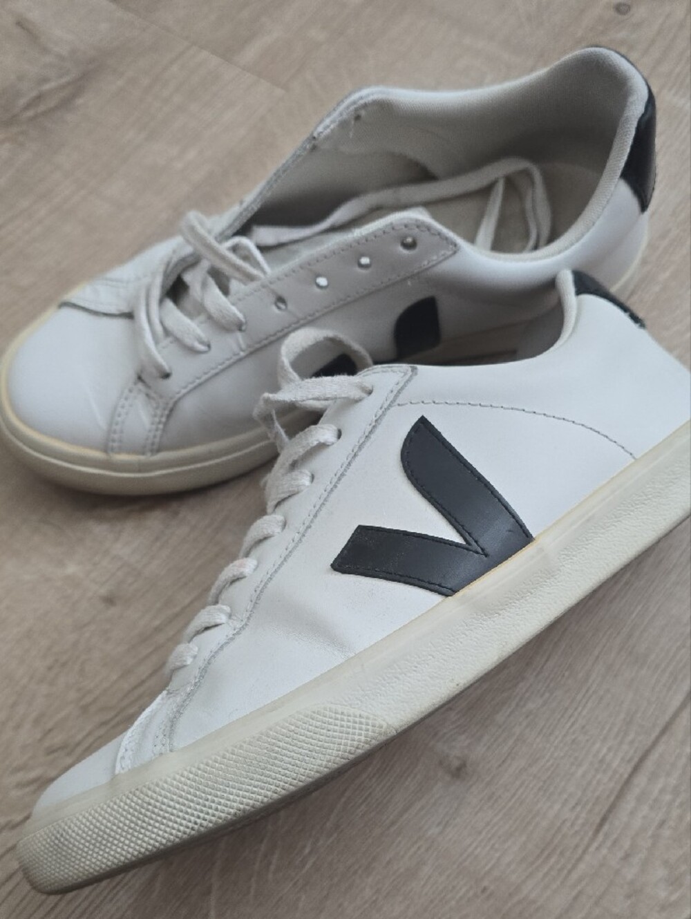 Veja White and Black Low-Top Leather Sneakers - Picture 2 of 5